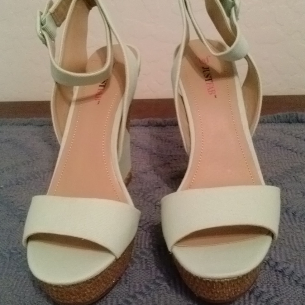 4 pairs of shoes